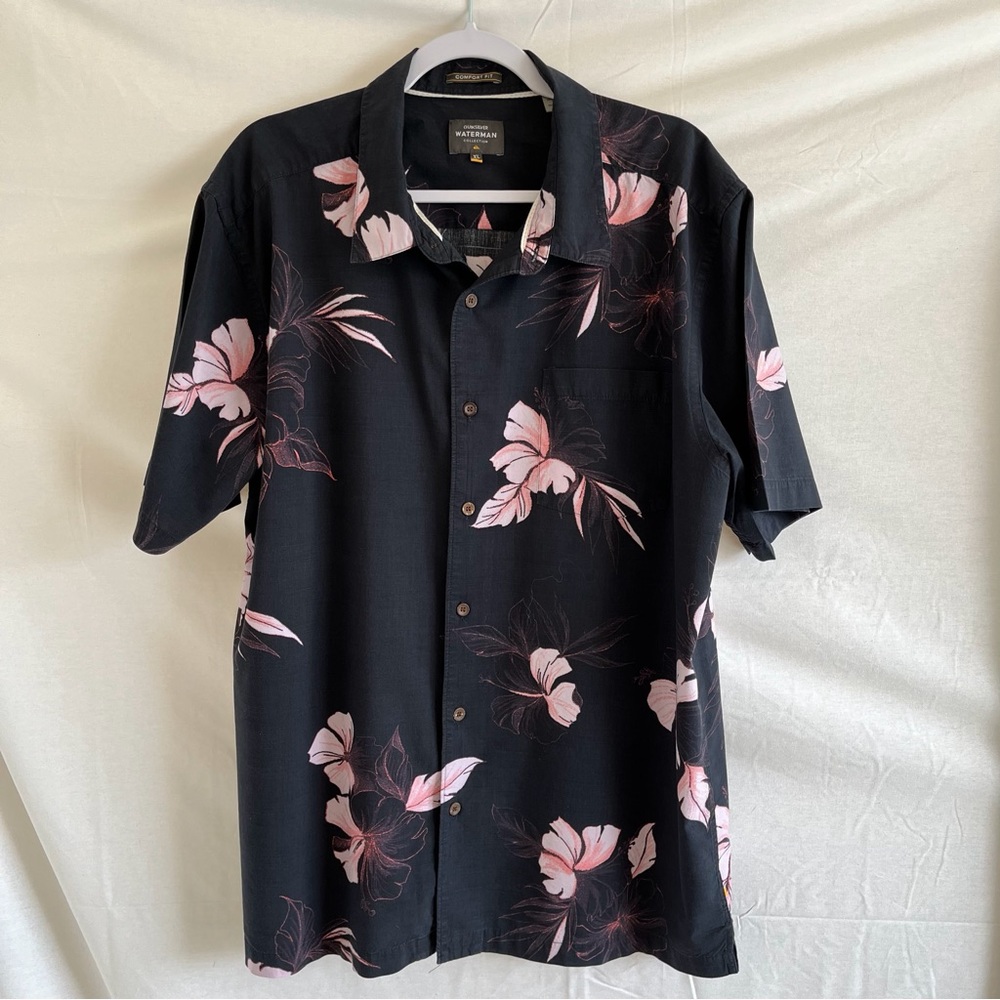 Quicksilver Waterman Men's Black and Pink Floral Casual Button Down Shirt